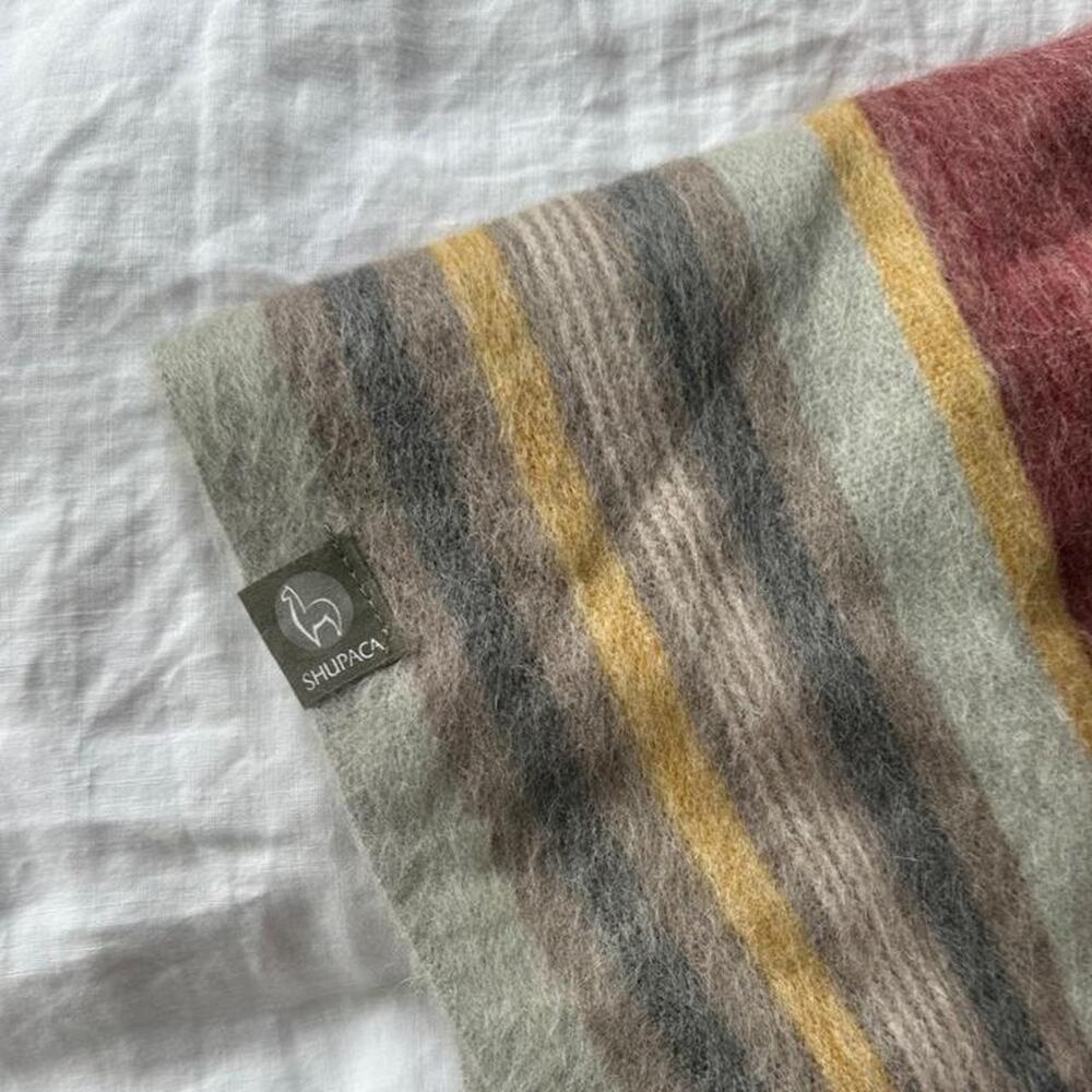 Alpaca blend scarf has two